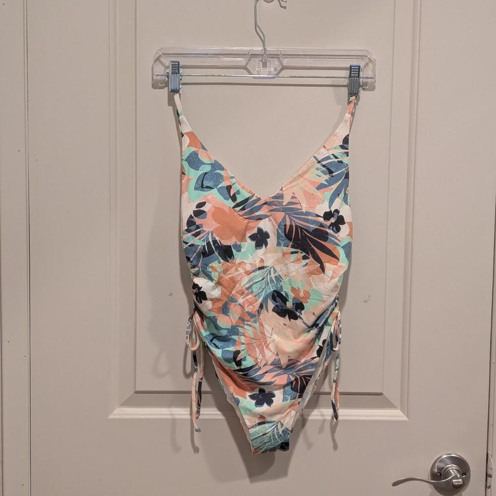 MSRP $90 Roxy one piece swimsuit Size Small NWT